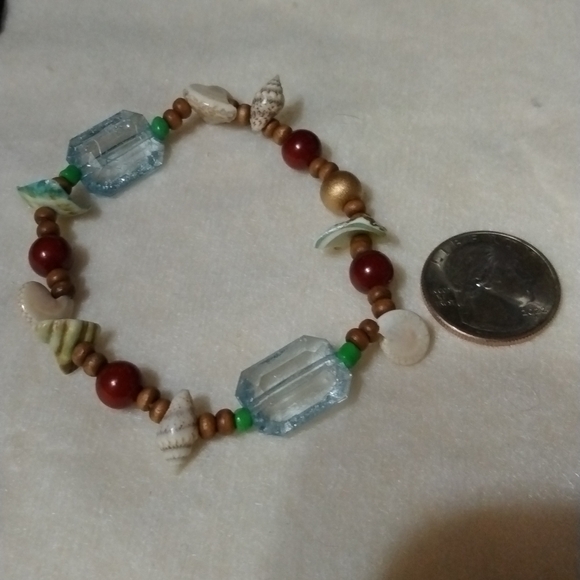 Shell and wood beaded bracelet handmade (sku 310) - Picture 4 of 4